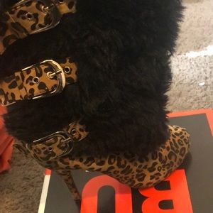 im selling these pretty fashional heels